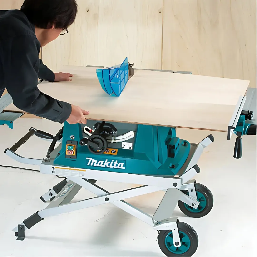 Makita (10″) Pöytäsaha Jalustalla M-MLT100